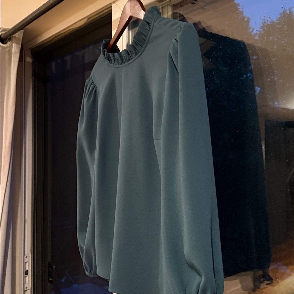 J.Crew Ruffle Neck Blouse Forest Green M Work Top Keyhole Elegant - Picture 9 of 9